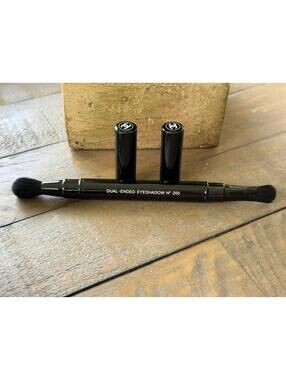 LES PINCEAUX DE CHANEL Retractable Dual-Ended Eyeshadow Brush No. 200 NEW